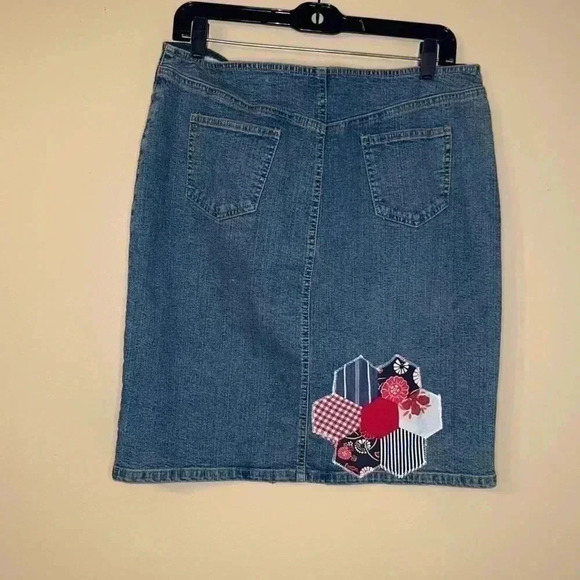 INC denim skirt Super cute pathwork detail size 10 - Picture 2 of 7